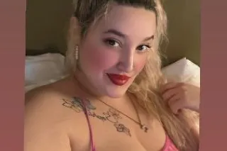 IN TOWN BRAND NEW HERE SEATTLE... - Image 3